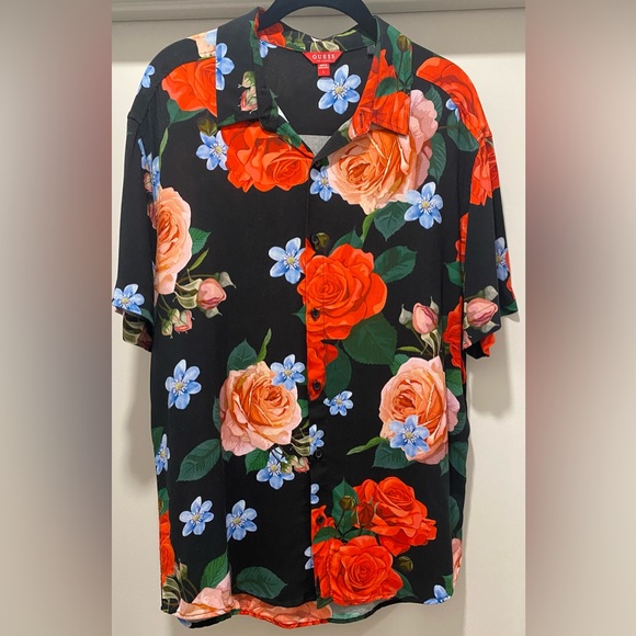 GUESS Los Angeles Black & Red Floral Roses Button-Up Short Sleeve Shirt - L - Picture 1 of 15